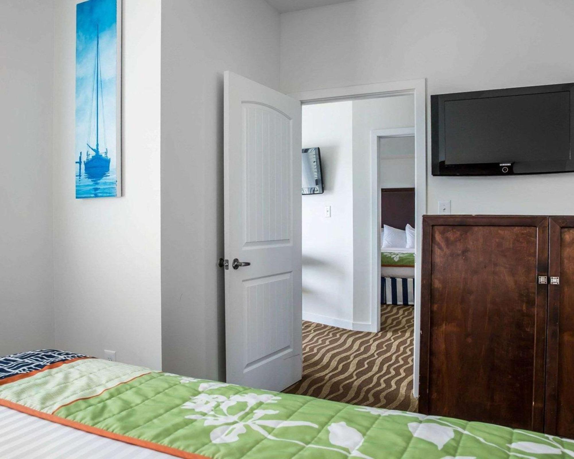 Island Inn & Suites, Ascend Hotel Collection Piney Point Exterior foto