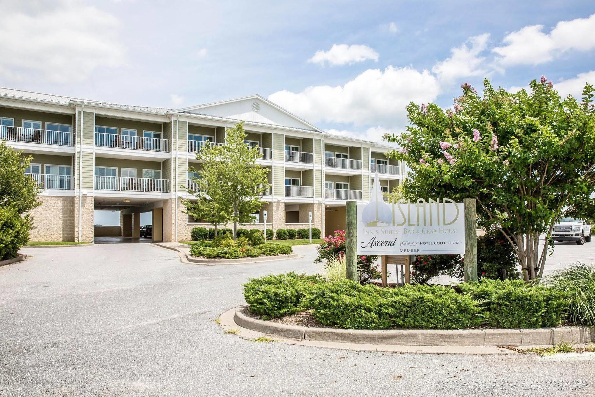 Island Inn & Suites, Ascend Hotel Collection Piney Point Exterior foto