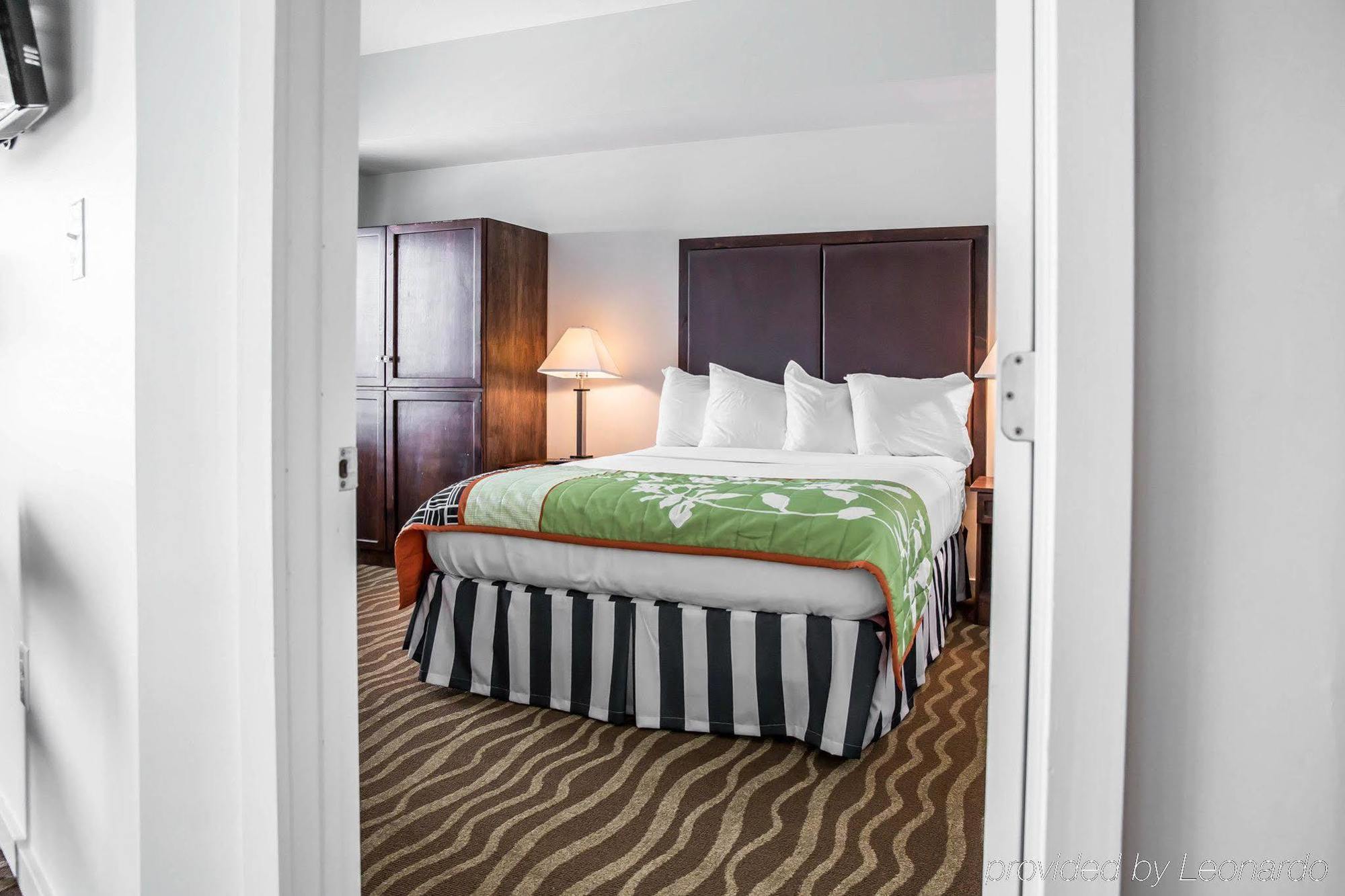 Island Inn & Suites, Ascend Hotel Collection Piney Point Exterior foto